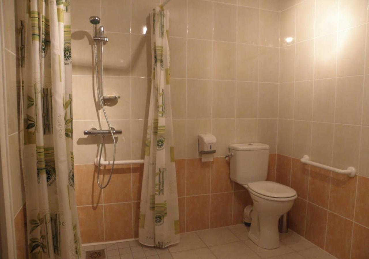 Hotel Le Logis Du Livier Saint-Georges-sur-Layon Camera foto